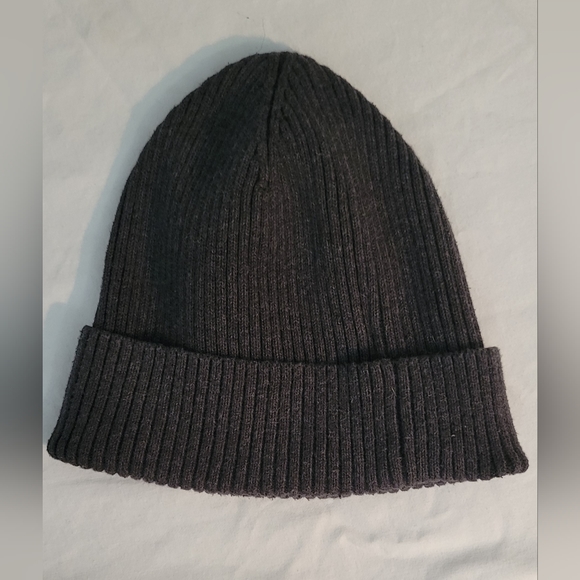 Ribbed knit beanie hat - Picture 8 of 9